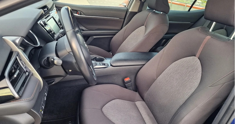 Toyota Camry cena 100400 przebieg: 106800, rok produkcji 2019 z Warszawa małe 352